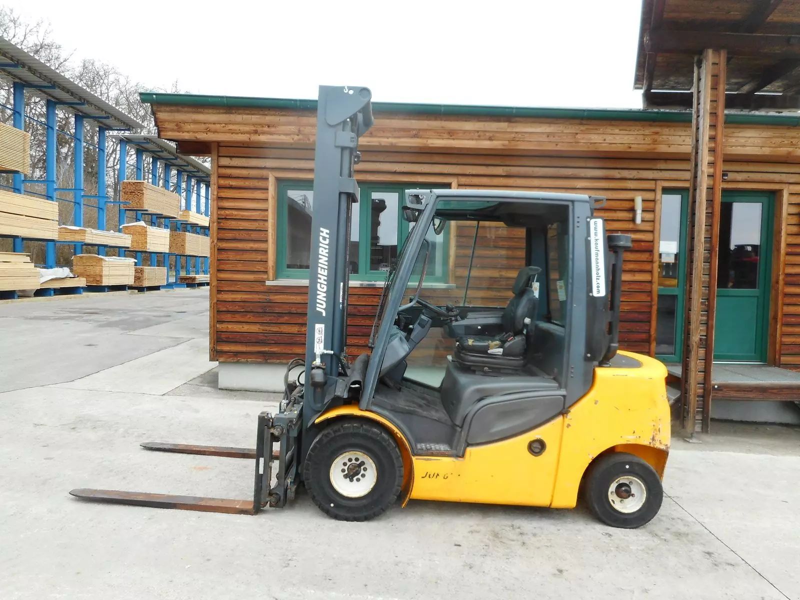 E-FARM: JUNGHEINRICH dfg 430s mit seitenschieber und zinkenverstellun - Gabelstapler - id F3HFTGS - 8.250 € - Baujahr: 2013 - Abgelesene Motorstunden: 6.950,Österreich