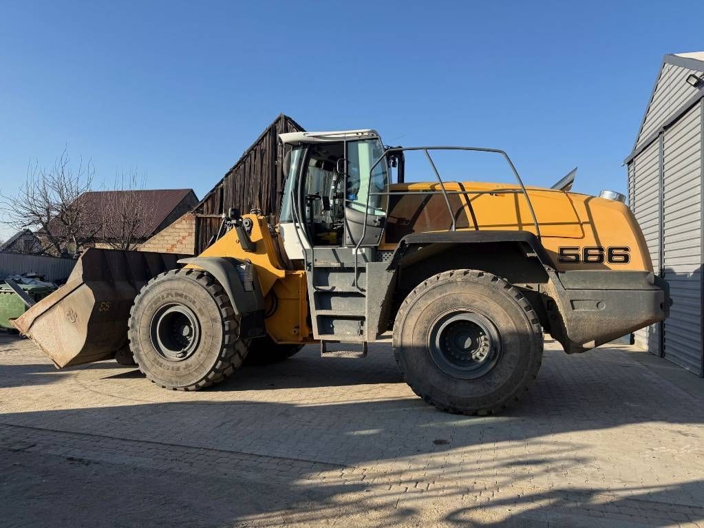 Liebherr l 566 łyżka widły Cargador de ruedas