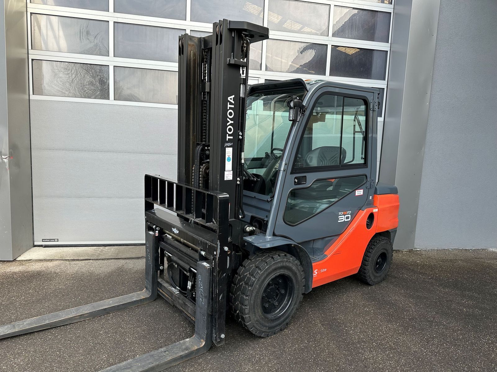 TOYOTA 52-8fdf30 - neuwertig !!! - triplex 5 m !!! Gabelstapler 35.950 €