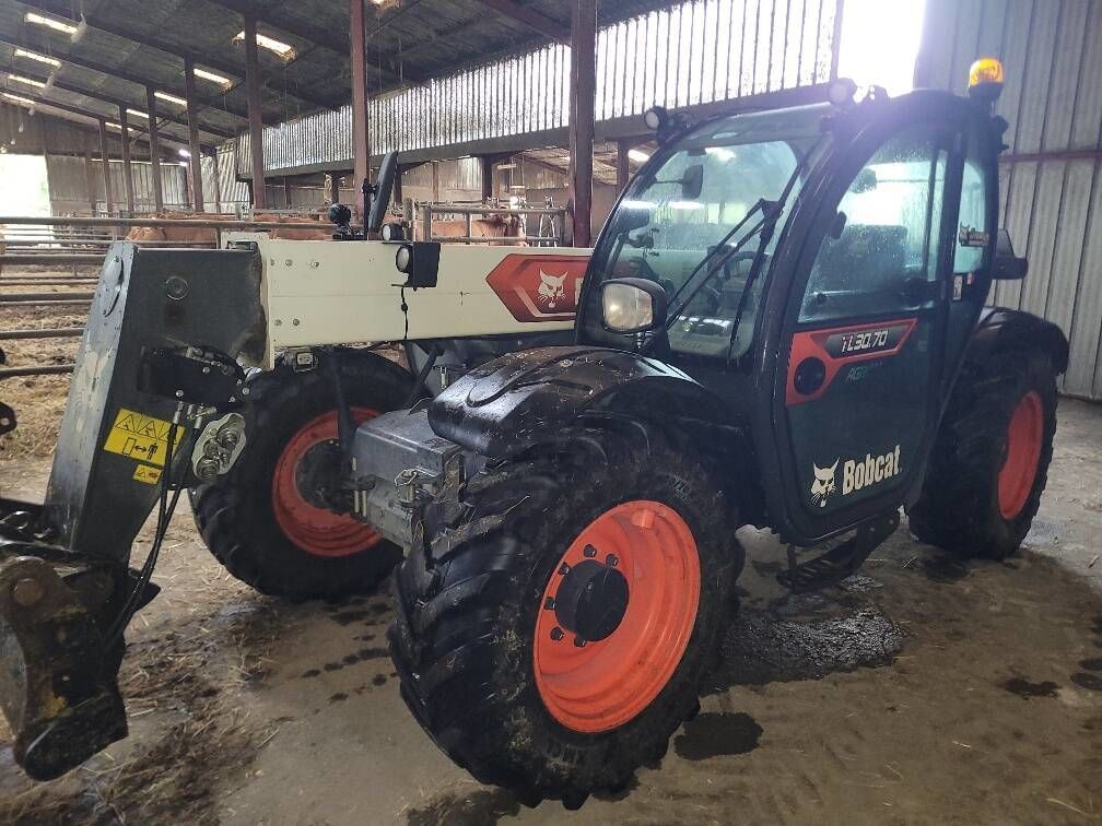 E-FARM: Bobcat tl 30-70 r - Chargeur télescopique  - id IHDM4LN - 59 500 € - Année: 2021 - Lecture du nombre d'heure: 3 600,Puissance du moteur (chevaux): 100,France