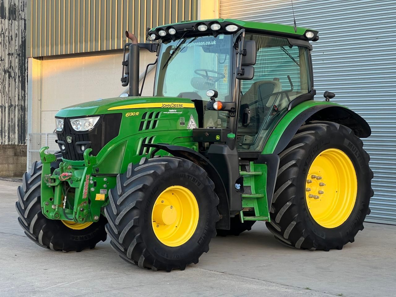 John Deere 6130 R Traktor 76 098 EUR