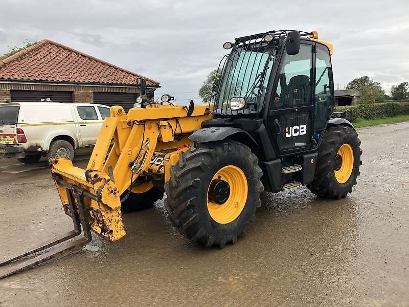 E-FARM: JCB 531-70 AGRI - Manipulador telescópico - id QQCE1UJ - 44.985 € - Año: 2019 - Horas: 6596,Reino Unido