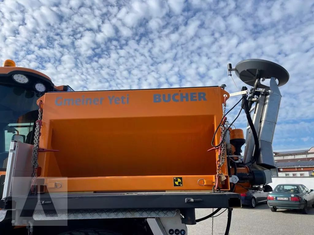 E-FARM: Gmeiner streuautomat yeti trac 2000 - Municipal equipment - id Q3HSLCE - €12,521 - Year of construction: 2018 - Germany