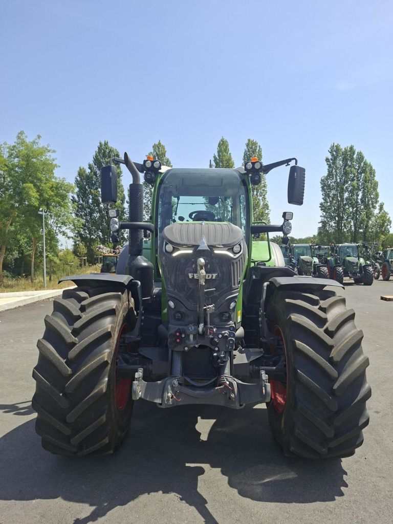 Fendt 728 Vario Tractor €245,000