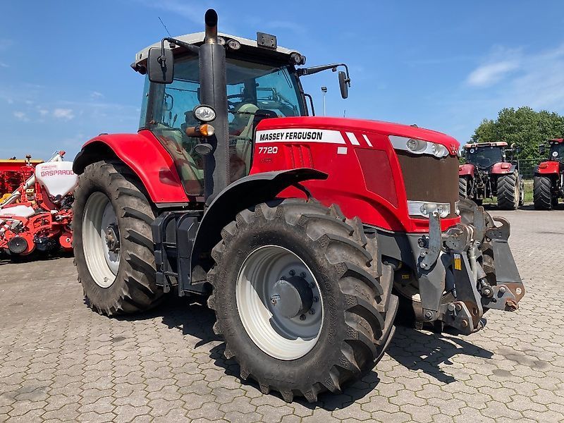E-FARM: Massey Ferguson 7720 - Tractor - id VB6J2QU - €45,900 - Year of construction: 2015 - Engine hours: 7,705,Engine power (HP): 200,Germany