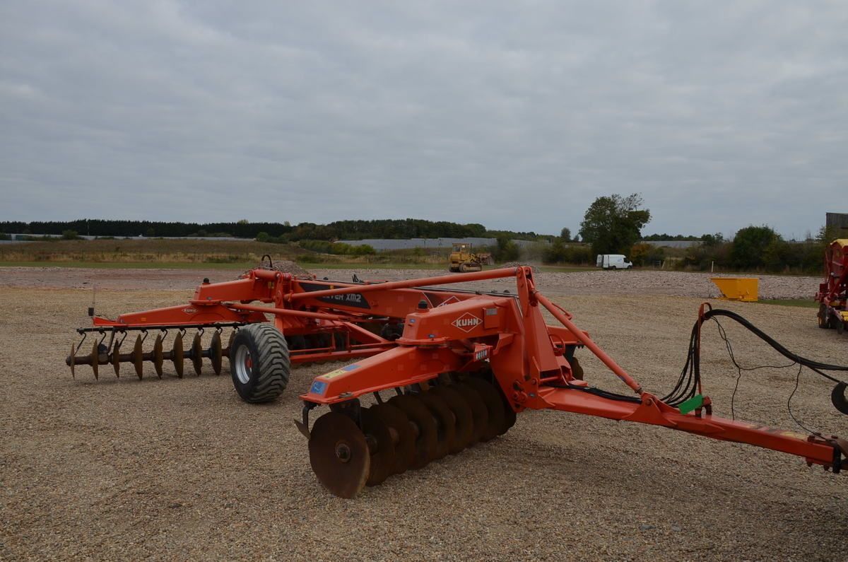 E-FARM: Kuhn discover xm2 discs 4m - Disc harrow - id BHTDLST - €9,770 - Year of construction: 2012 - United Kingdom