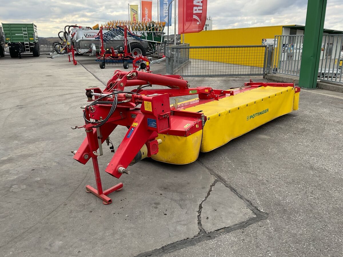 Pöttinger Novacat 305 H Mower €5,301