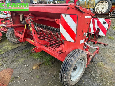 E-FARM: Kverneland m drill - Semoir - id A7R1RYC - 5 000 € - Année: 2008