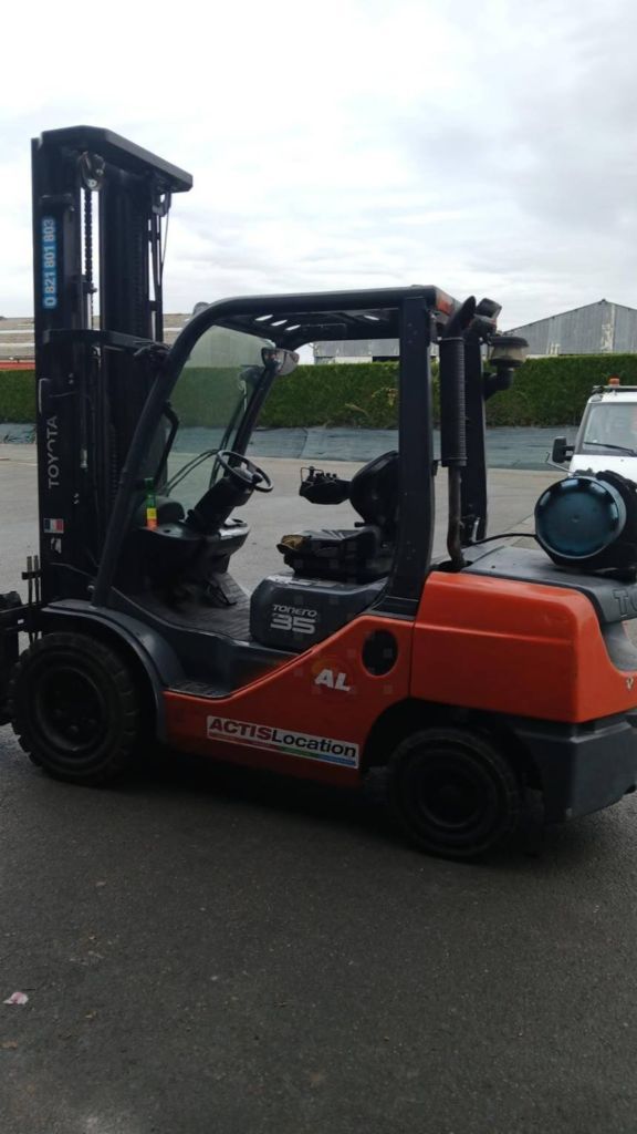 TOYOTA 028fgjf35 chariot elevateur Carretilla elevadora 19.500 €