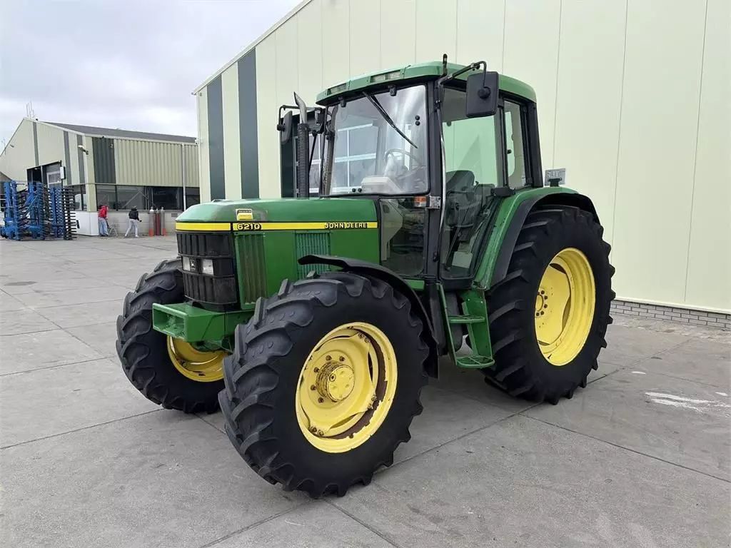 John Deere 6210 Trattore 17.500 €