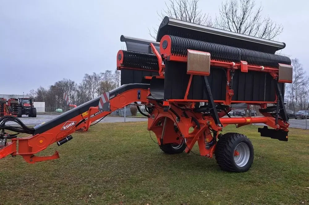 E-FARM: Kuhn Merge Maxx 1090 - Grabljice - id ZEXUBGK - 83.000 € - Leto izgradnje: 2022 - Nemčija
