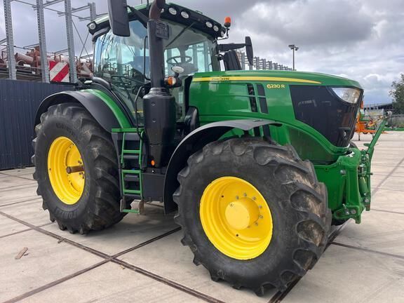 John Deere 6230 R Трактор 107 100 €