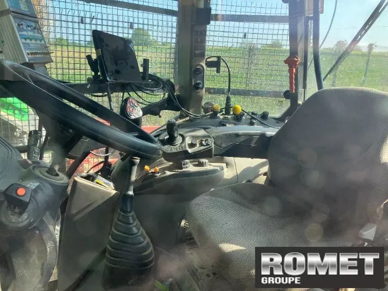 E-FARM: Case IH Farmall 115 - Tractor - id LFQZE37 - €28,350 - Year of construction: 2014 - Engine hours: 7,300,Engine power (HP): 115,France