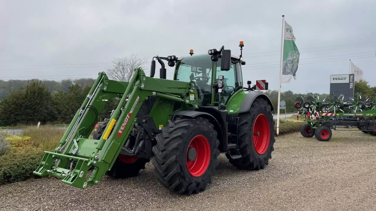 E-FARM: Fendt 728 Vario - Traktor - id WWJJEE8 - 458 433 € - Dania