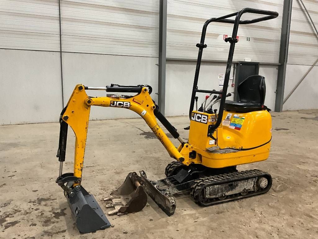 JCB 8008 CTS Mini excavator €8,750