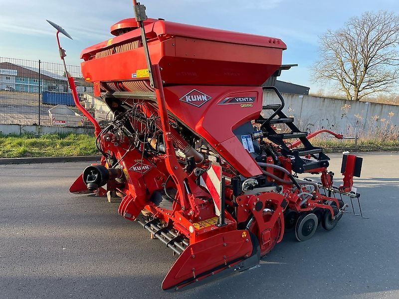 E-FARM: Kuhn HR 3030 - Herse rotative - id GQX6BDF - 73 950 € - Année: 2023 - Allemagne