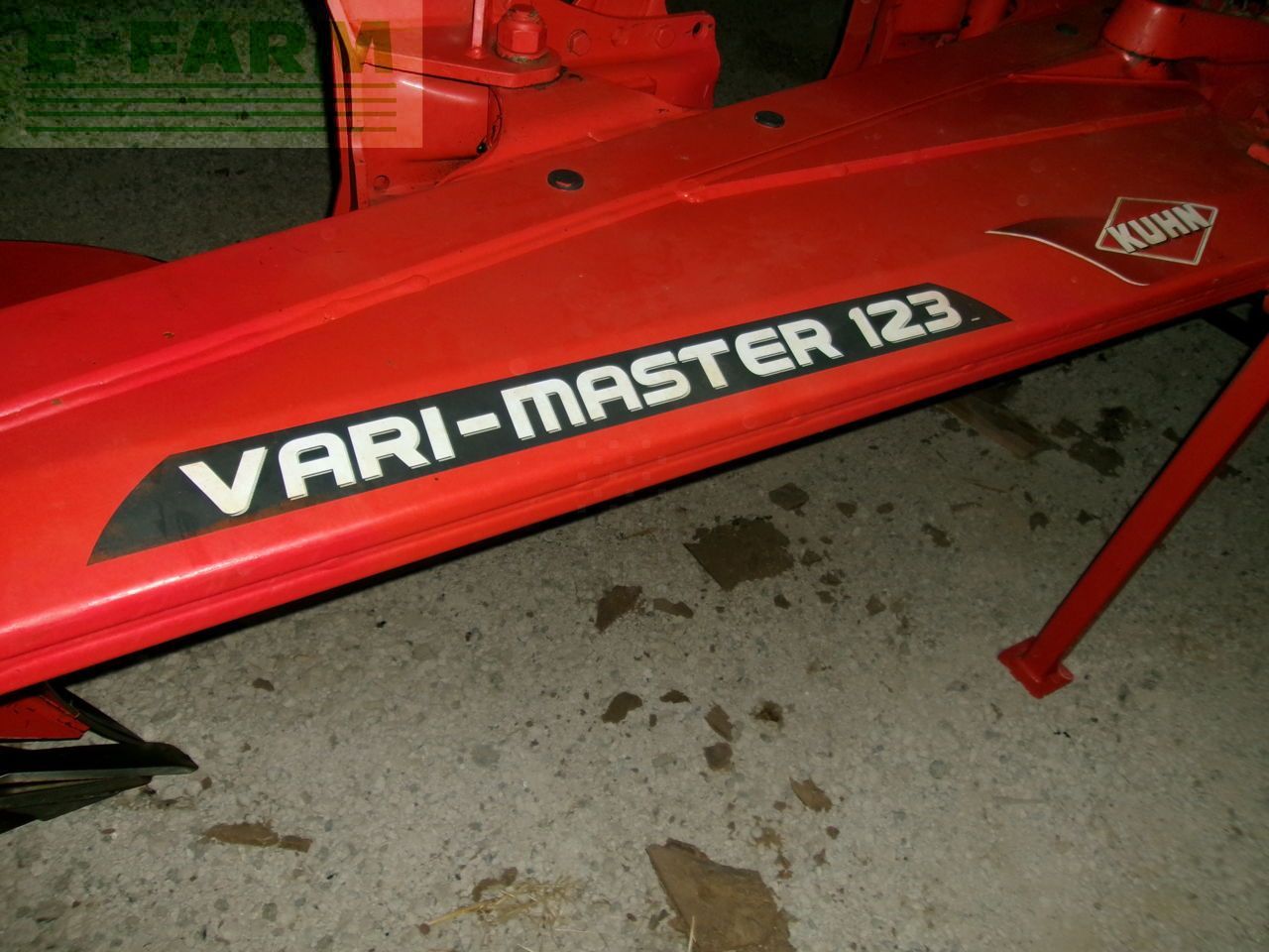 Kuhn varimaster 123 Charrue 15 000 €