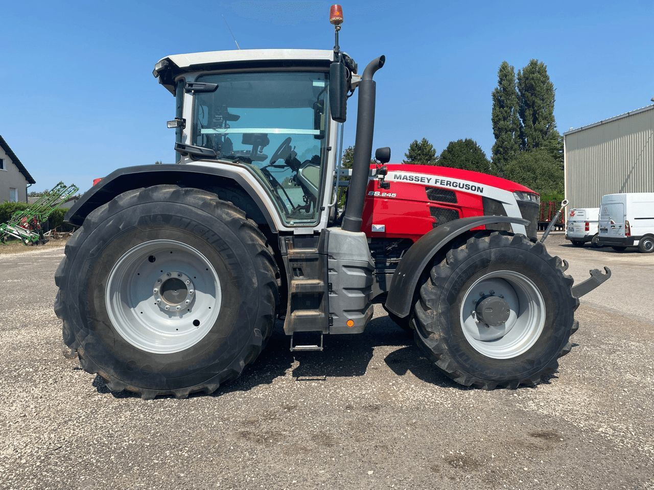 E-FARM: Massey Ferguson 8S.245 - Tractor - id U1VEJHF - €132,000 - Year of construction: 2022 - Engine hours: 1,500,Engine power (HP): 245,France