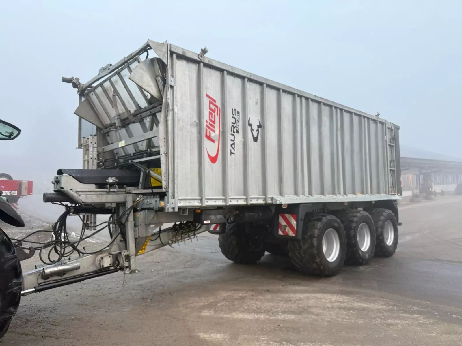 Fliegl asw 391 taurus unfall Transporte de forraje 49.900 €