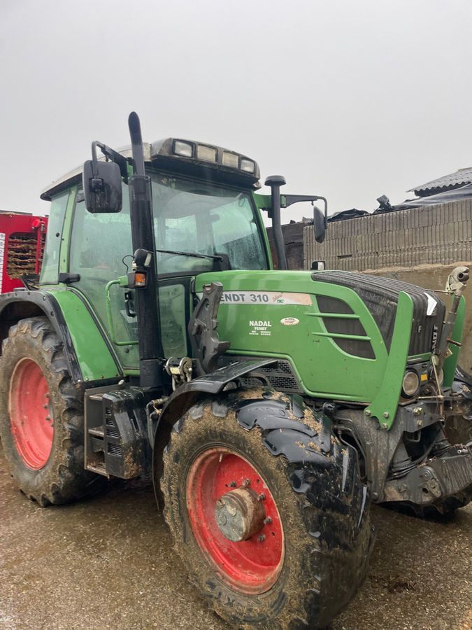 E-FARM: Fendt 310 Vario - Tracteur - id 4QBWXME - Année: 2008 - Lecture du nombre d'heure: 9 700,Puissance du moteur (chevaux): 100,France