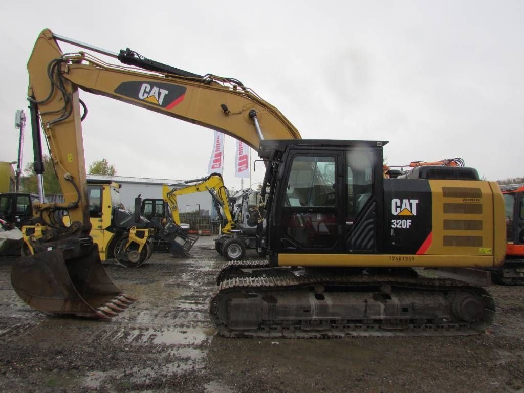 Caterpillar 320 fl kettenbagger 65.000 eur Koparka gąsienicowa 65 000 €