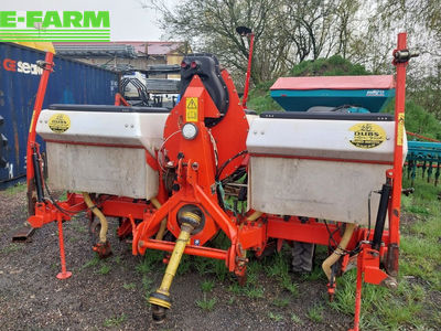 E-FARM: Kuhn maxima 4 rangs - Precision drill - id HYUZ99H - €11,000 - Year of construction: 2005