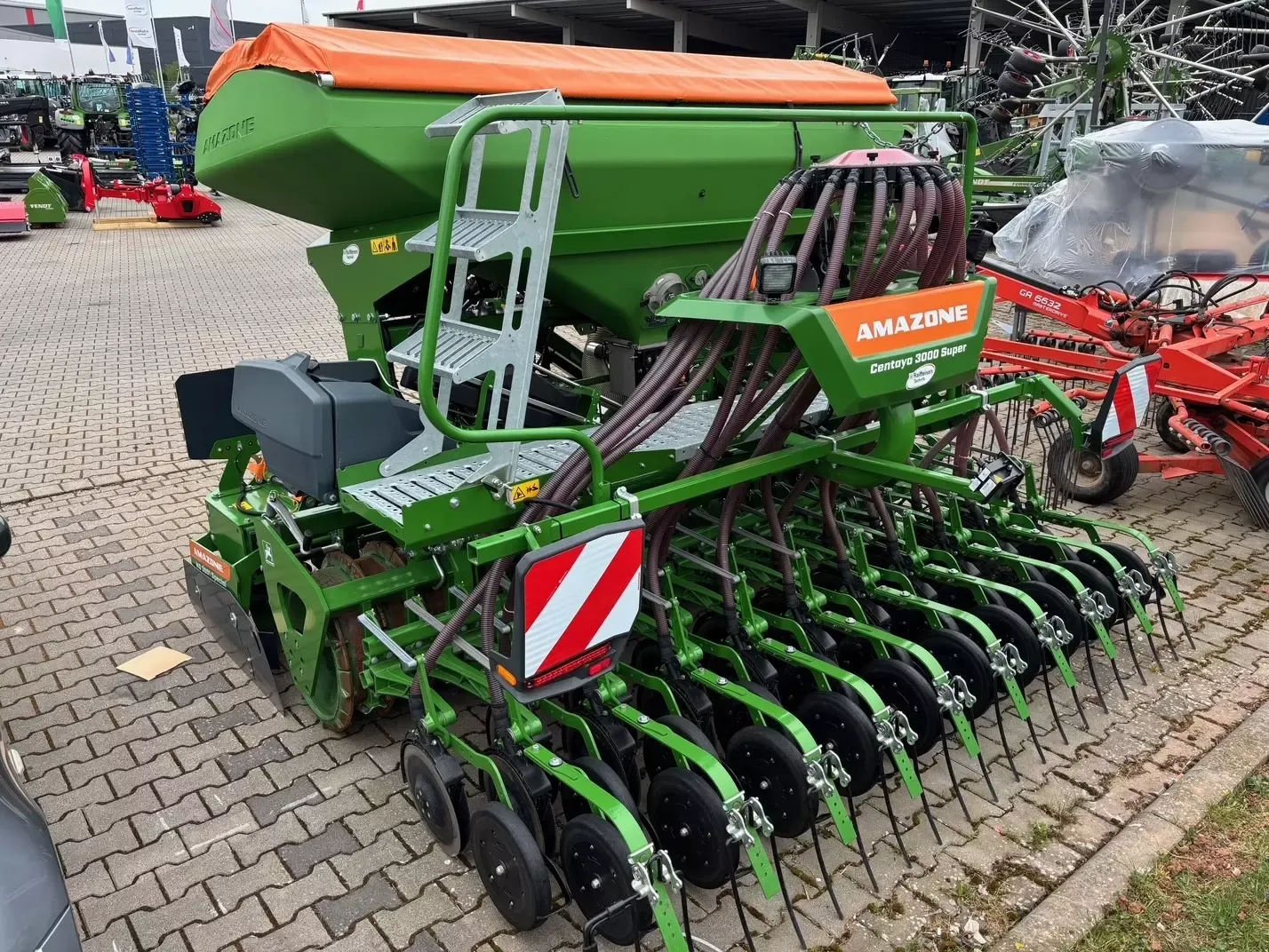 E-FARM: Amazone KG 3001 Special - Drill - id HNCVEHU - Year of construction: 2023 - Germany