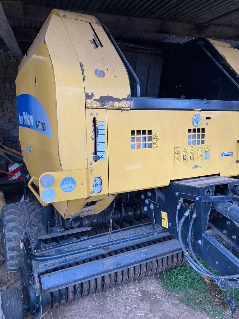 New Holland T 7060 Baler €6,000