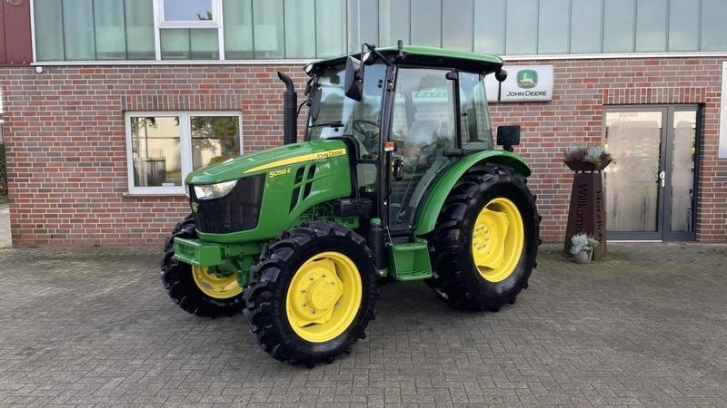 John Deere 5058 E tractor €32,000