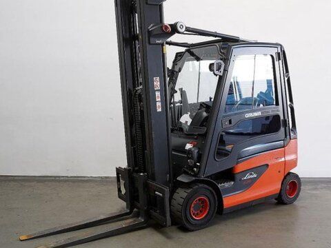 E-FARM: Linde e 25 387 - Carrello elevatore - id WM1NY4H - 24.500 € - Anno di costruzione: 2019 - Ore: 4.086,Germania