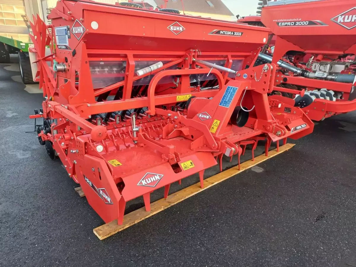 E-FARM: Kuhn hrb 302/ integra 3003 - Siewnik do użytków zielonych - id CSPKWGG - 28 250 € - Rok produkcji: 2023 - Austria