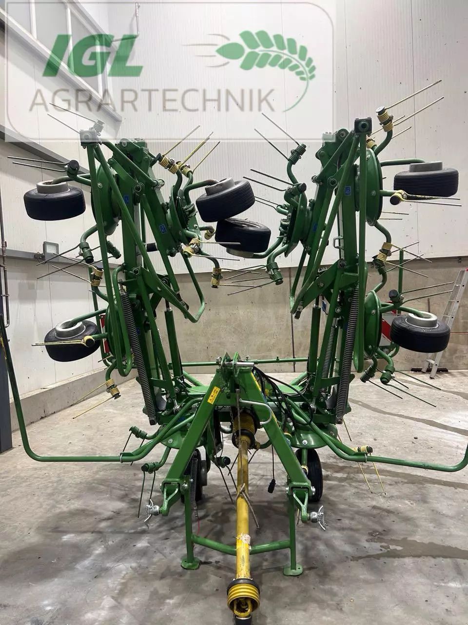 Krone KW 7.92/8 Tedder 10 500 €