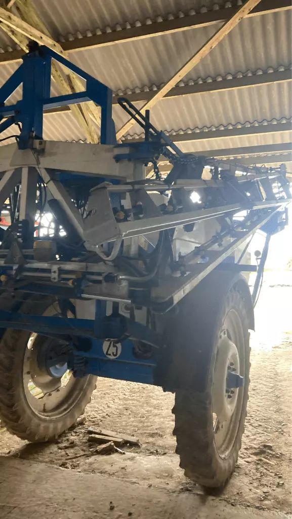E-FARM: Blanchard grand large - Pulverizador - id PJ2NRFN - 13.000 € - Año: 2001 - Francia