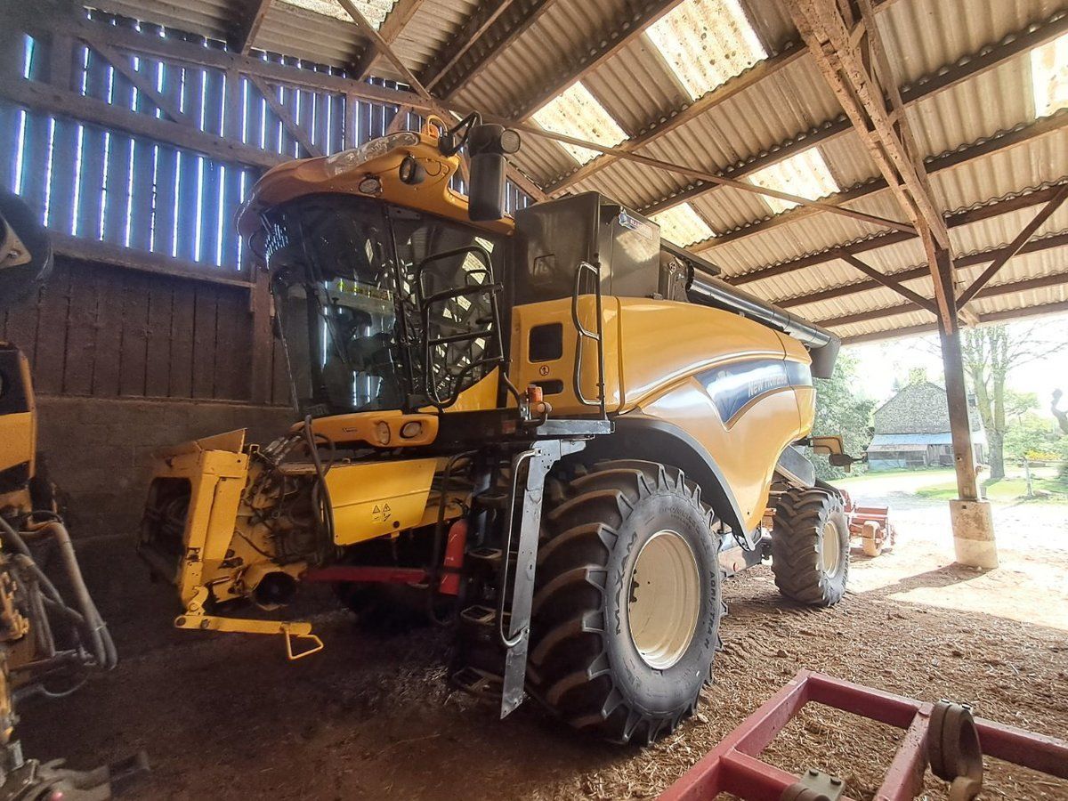 New Holland CX 8070 Kombajn zbożowy 152 000 €