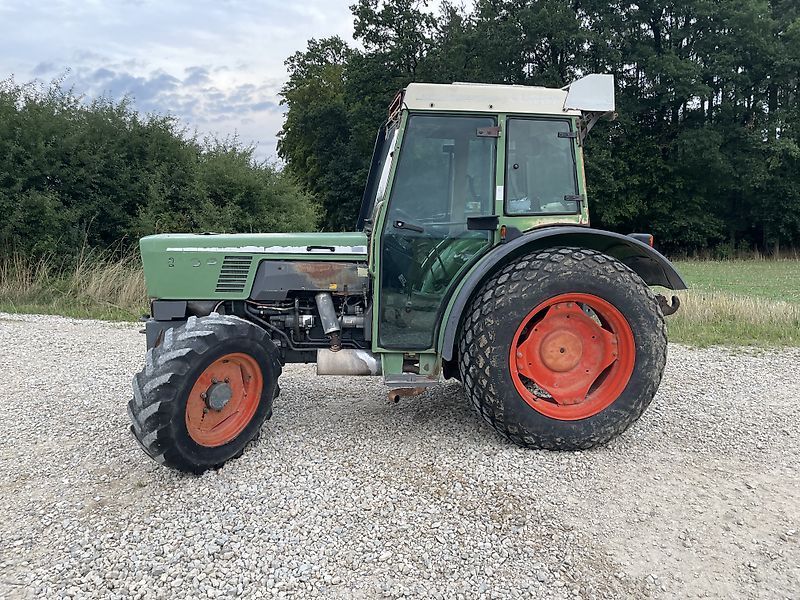 E-FARM: Fendt Farmer 280 - Traktor - id LRKSUWU - 19.900 € - Leto izgradnje: 1999 - Moč motorja (HP): 79,Nemčija