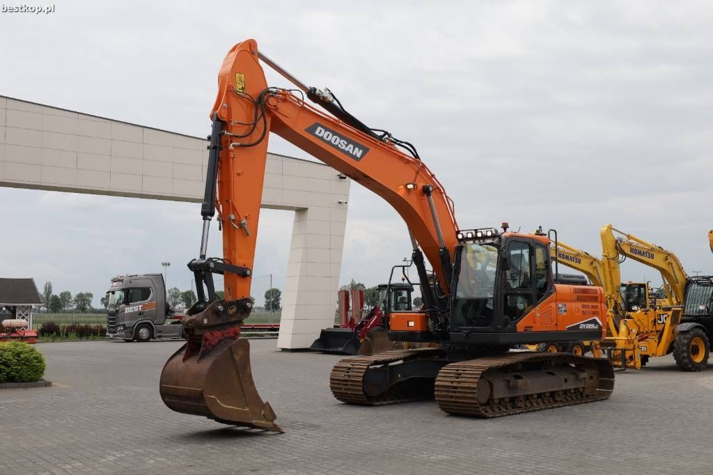 Doosan dx 225 lc-5 Gravemaskine med larvebånd 79.000 €