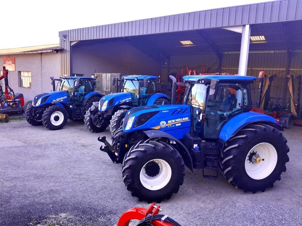 New Holland T7.245 AC Tractor €127,000