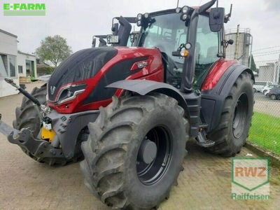 E-FARM: Valtra T215 - Τρακτέρ - id I9YRNM1 - 134.454 € - Χρονία: 2022 - Μετρητής ωρών: 713,Ισχύς κινητήρα: 212,Γερμανία