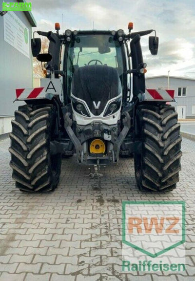 E-FARM: Valtra T254 - Tractor - id HYZIFXH - €75,600 - Year of construction: 2020 - Engine hours: 6,600,Engine power (HP): 260,Germany