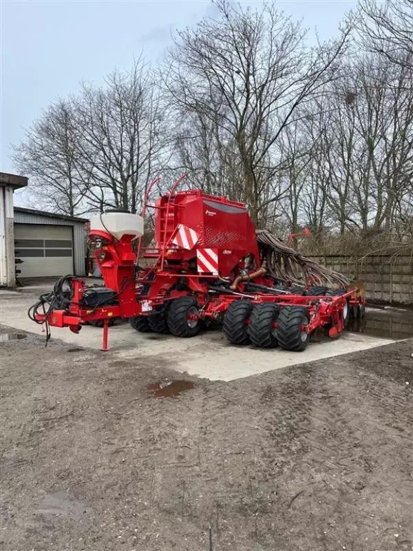 Kverneland u-drill 6000 plus bugseret inkl frøsåudstyr Direct Drill €56,883