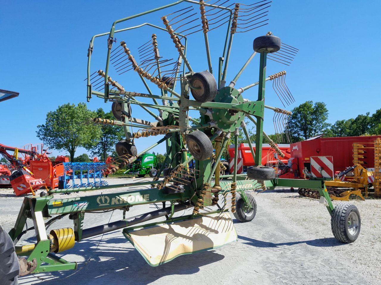 E-FARM: Krone Swadro 800/26 - Karuzelowy przetrząsacz do siana - id GRWLHJR - 9800 € - Rok produkcji: 2012 - Francja