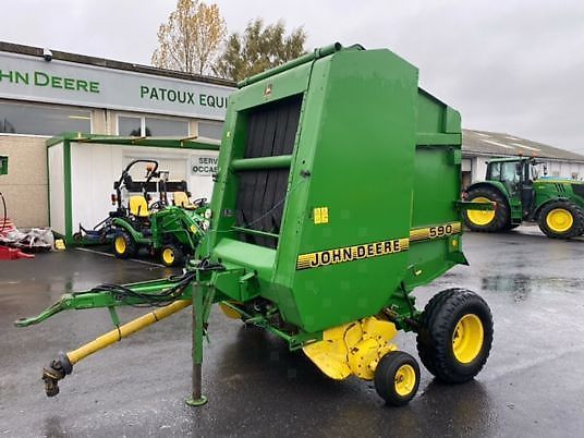 E-FARM: John Deere 590 - Presse à balles - id HC8BKEQ - 5 900 € - Année: 2000 - Balles produites: 21 000,France