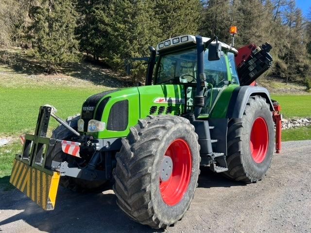 E-FARM: Fendt Favorit 924 Vario - Tracteur - id XGP2BDI - Année: 2002 - Lecture du nombre d'heure: 14 300,Puissance du moteur (chevaux): 250,Italie