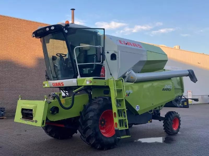 E-FARM: Claas Avero 240 - Cosechadora - id H22TGTG - Año: 2021 - Horas: 243,Potencia del motor: 213,Alemania