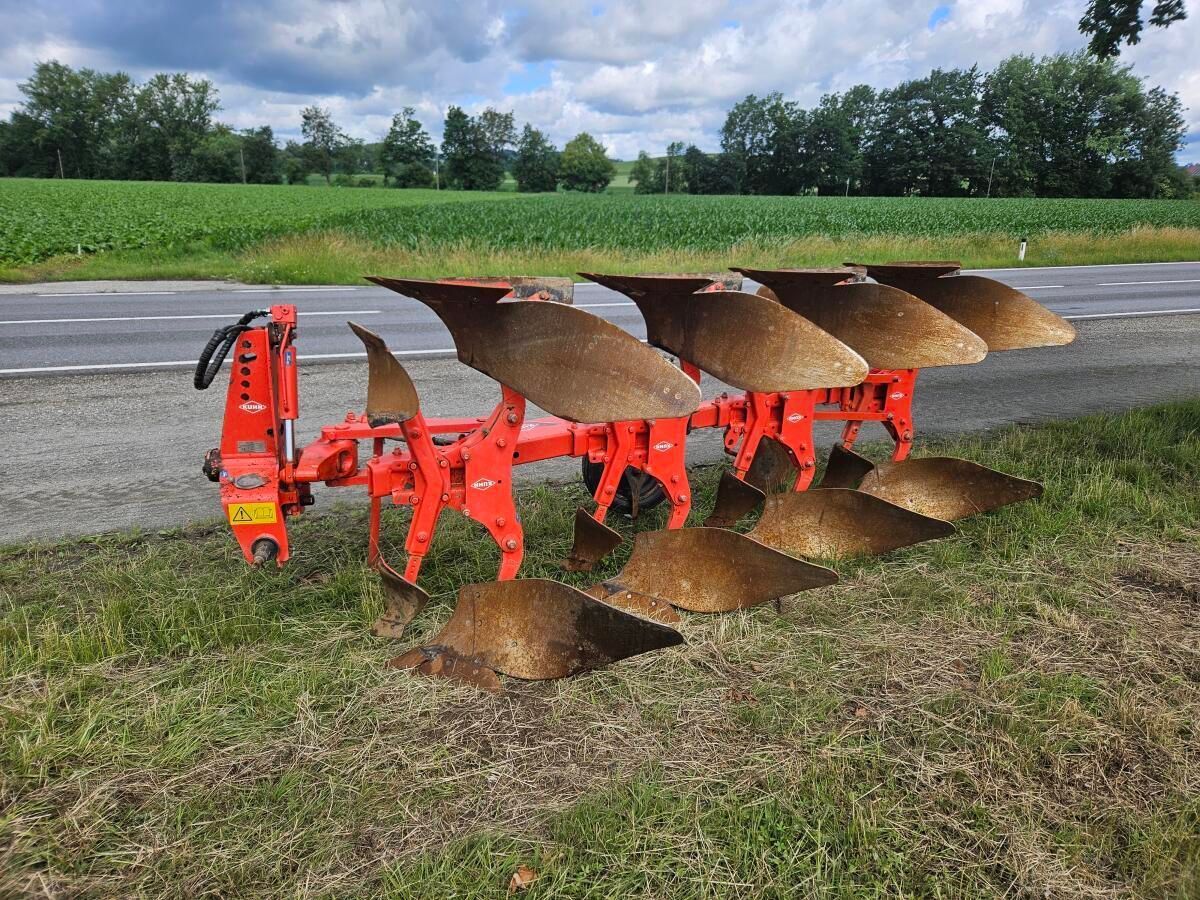 Kuhn Pług 6200 €