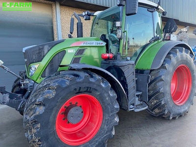 E-FARM: Fendt 724 Vario - Tractor - id PUBY8WX - €155,000 - Year of construction: 2016 - Engine hours: 3,800,Engine power (HP): 240.65,Netherlands