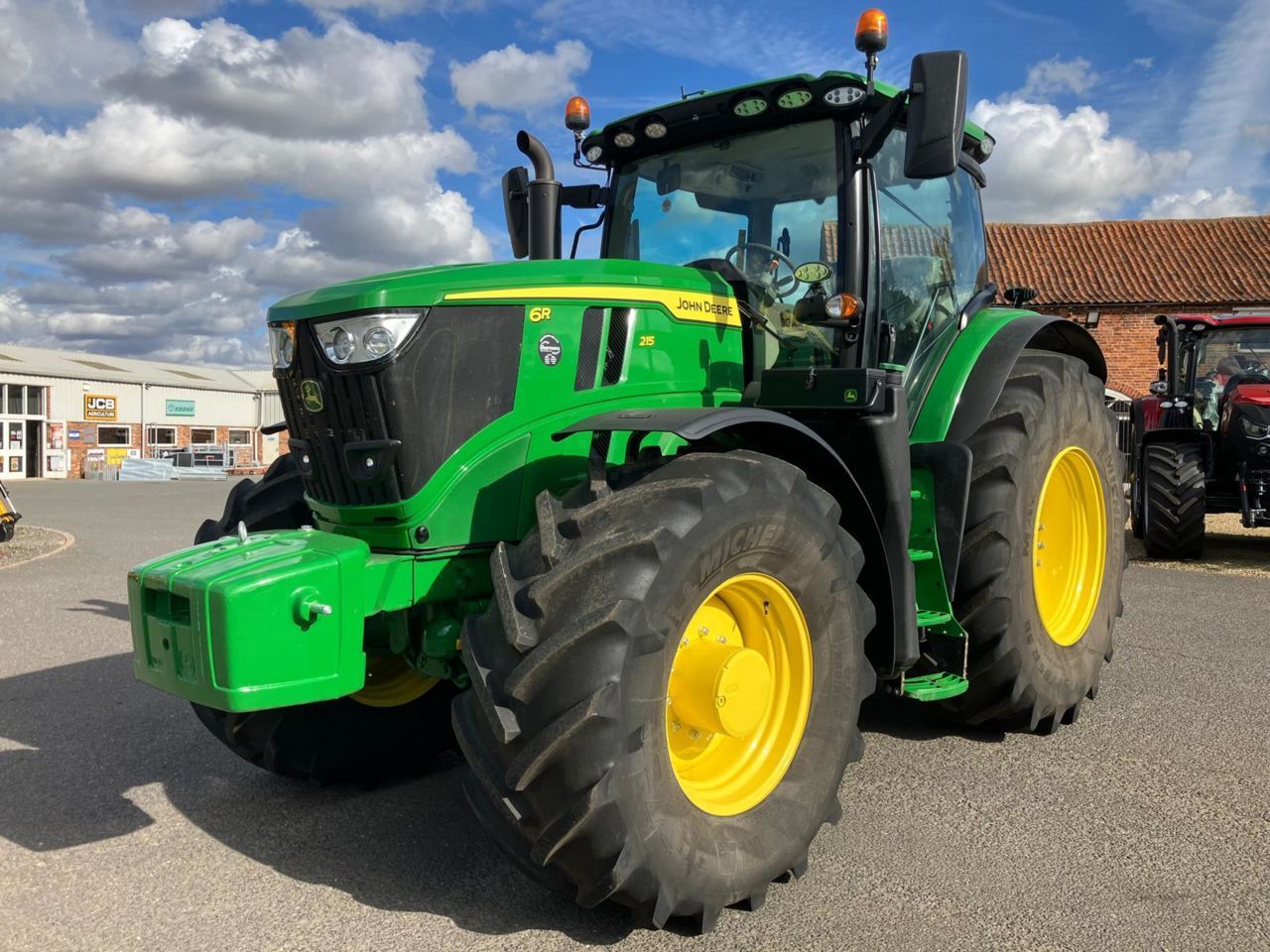 E-FARM: John Deere 6R 215 - Tractor - id MRKUGFP - €166,188 - Year of construction: 2024 - Engine hours: 310,Engine power (HP): 215,United Kingdom
