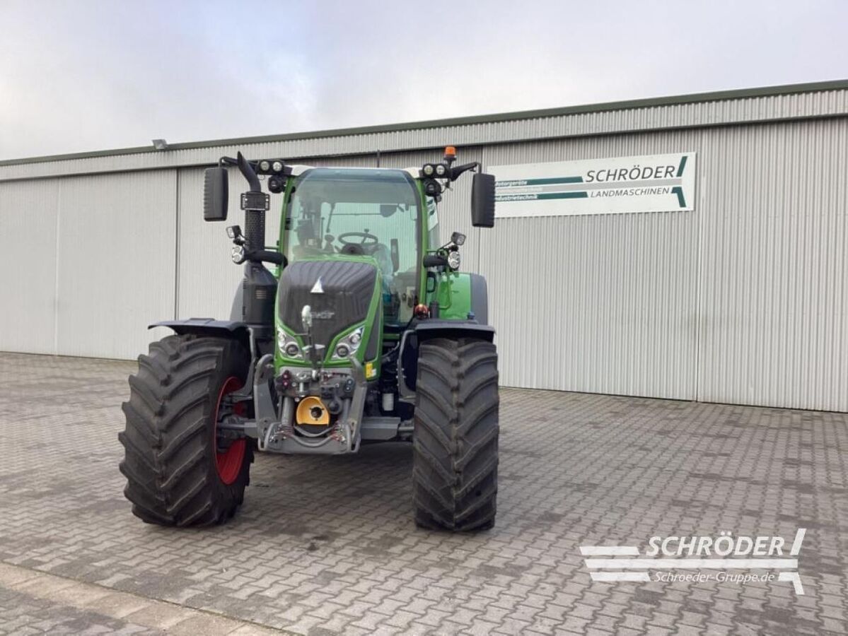 Fendt 724 Vario Profi Plus Tractor €214,500