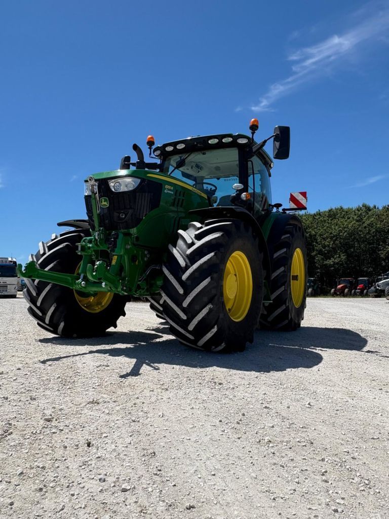E-FARM: John Deere 6155 R - Traktor - id HRZUUYC - Baujahr: 2021 - Abgelesene Motorstunden: 1.110,Motorleistung (PS): 155,Frankreich