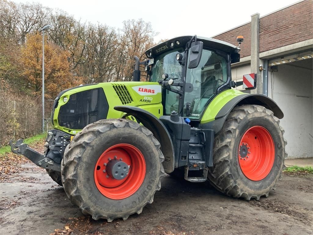 Claas Axion 870 CMATIC CEBIS Tractor €99,000
